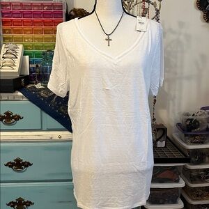 Lane Bryant white top, size 14/16, new w/tags.